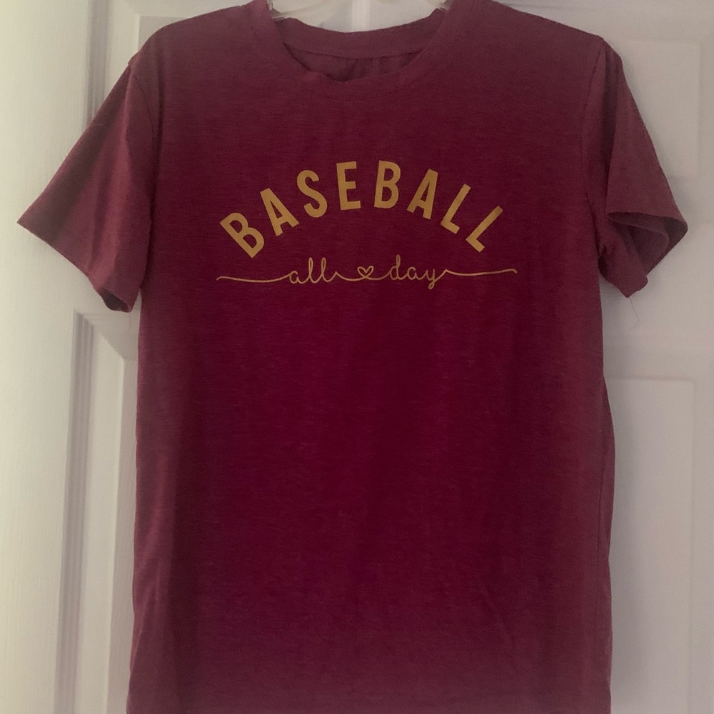 Women’s Baseball All Day Maroon Tee size Small